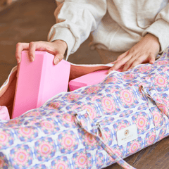 M44space-Take the yoga block out of the yoga bag. There's plenty of room for easy access M44space-Take the yoga block out of the yoga bag. There's plenty of room for easy access